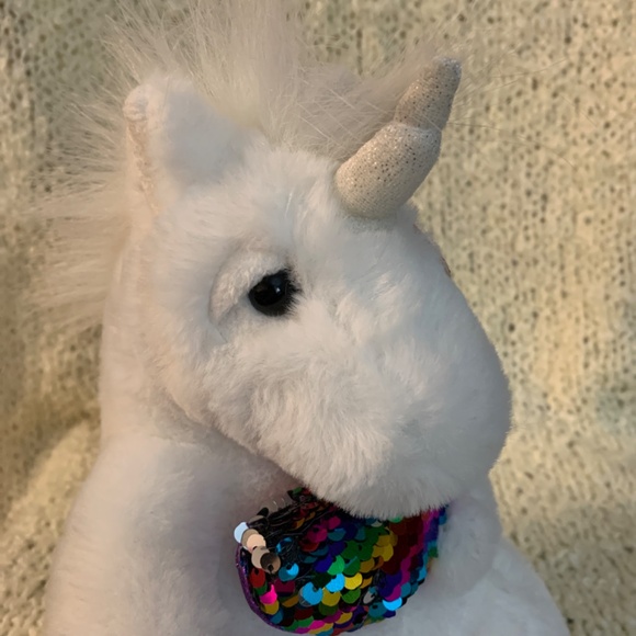 Aurora plush white unicorn with shiny multicoloured heart. - Picture 7 of 7